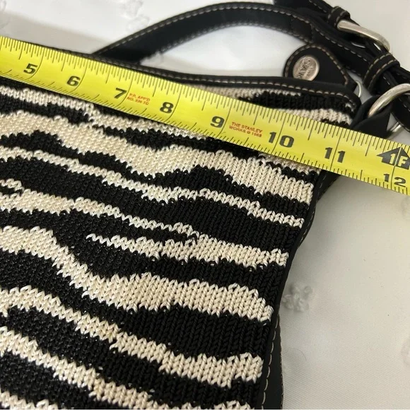 The SAK Shoulder Bag Purse Knitted Adjustable Straps Zip Top Cream Black - Picture 11 of 13